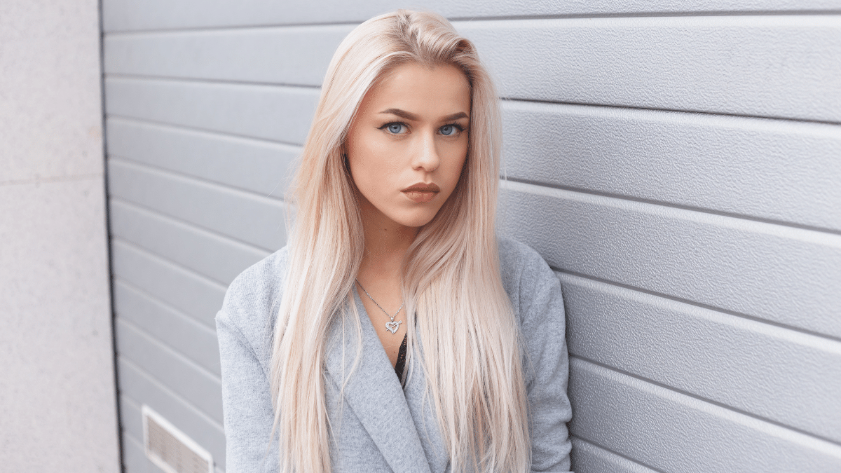 Harper Seven Beckham: Neuer, blonder und lebendiger Haarlook als Vorbild für jugendliche, natürliche Haarmode 2025.