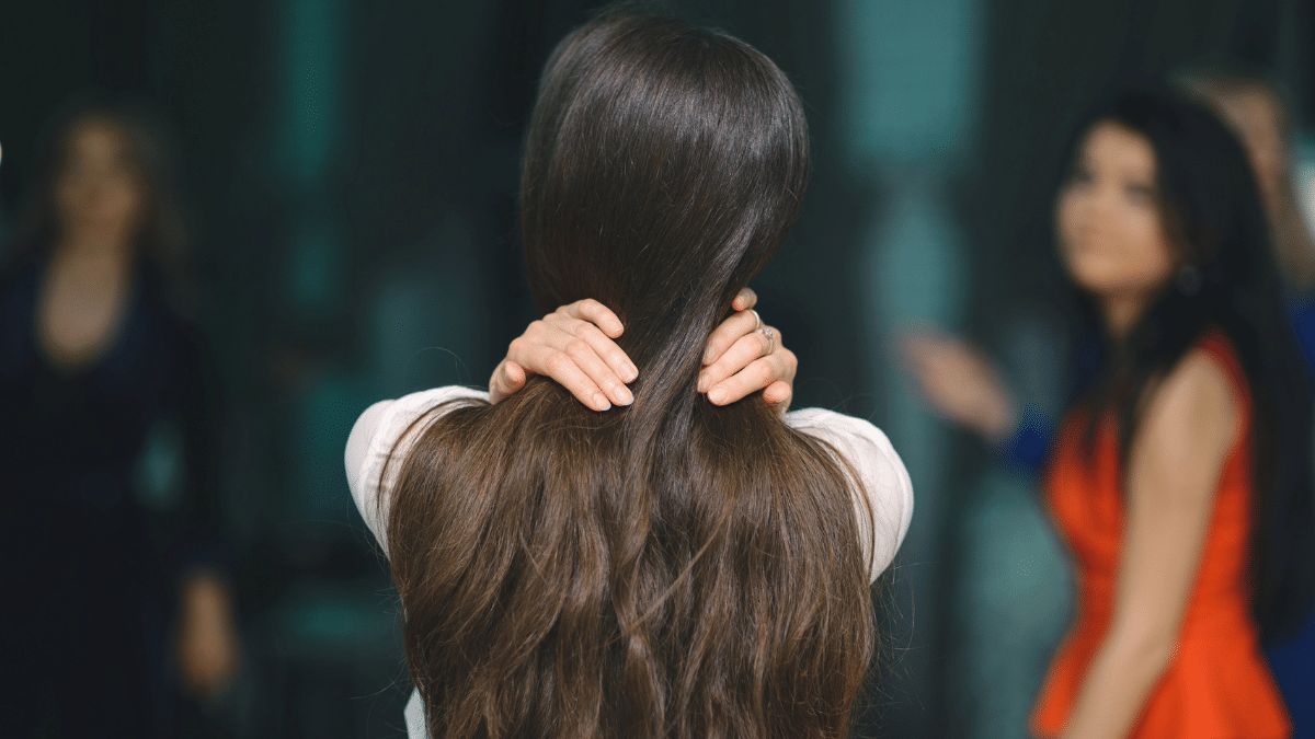 Mythen rund um die Haarpflege: Eine Dermatologin bestätigt, dass sie wahr sind.